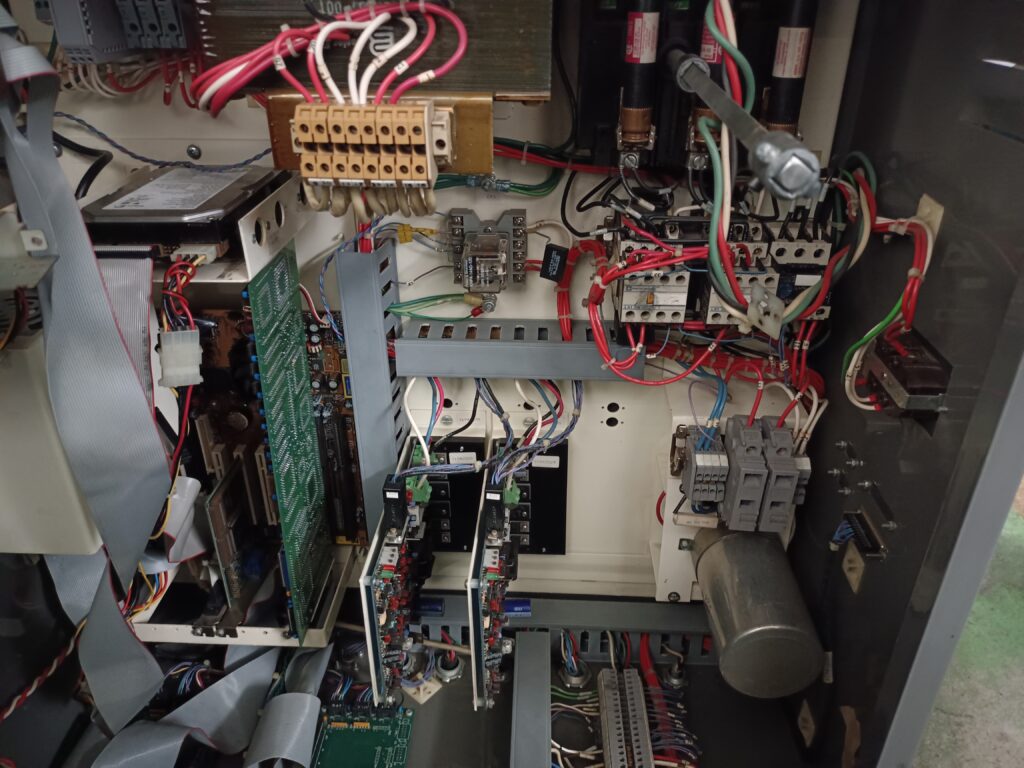Reparación de fresadora CNC Bridgeport con control EZ-Track img 20250701 115710