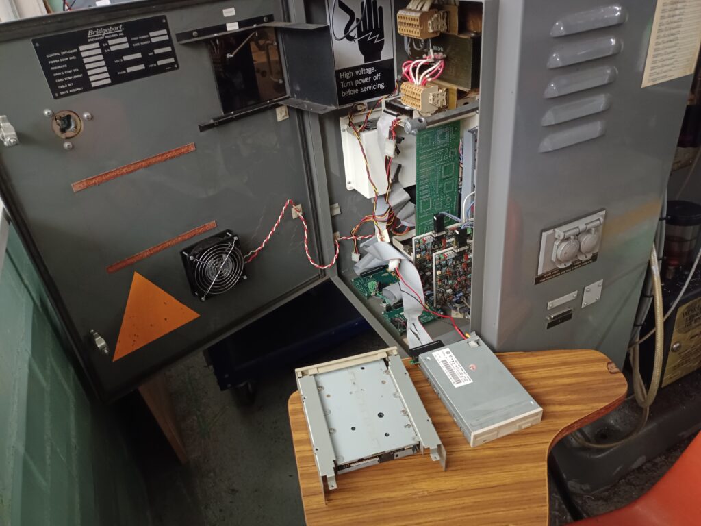 Reparación de fresadora CNC Bridgeport con control EZ-Track img 20250721 135008