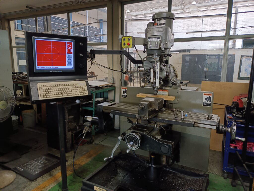 Reparación de fresadora CNC Bridgeport con control EZ-Track img 20260227 120417